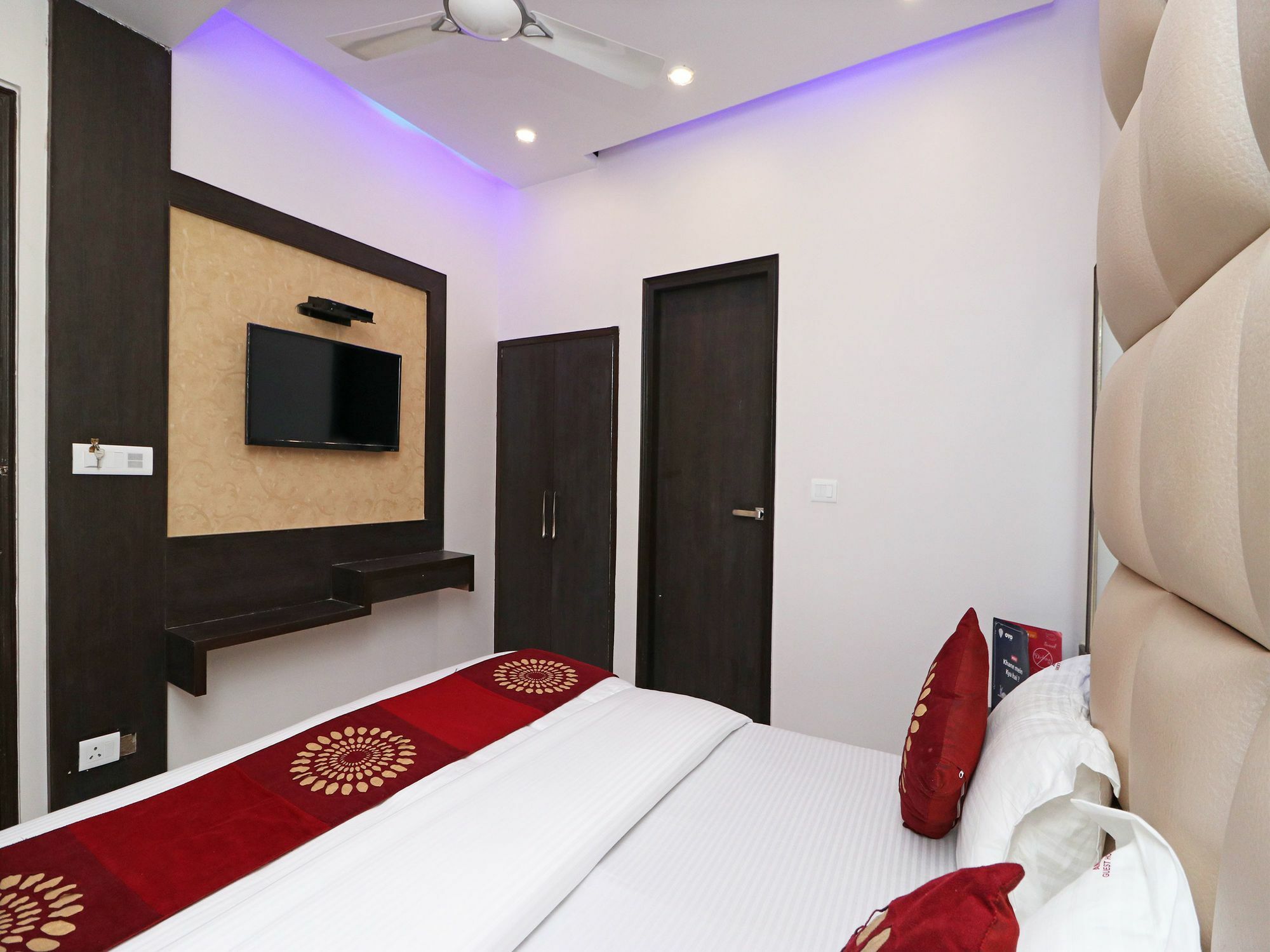 Oyo 11593 Hotel Aman Guest House Nova Deli Exterior foto